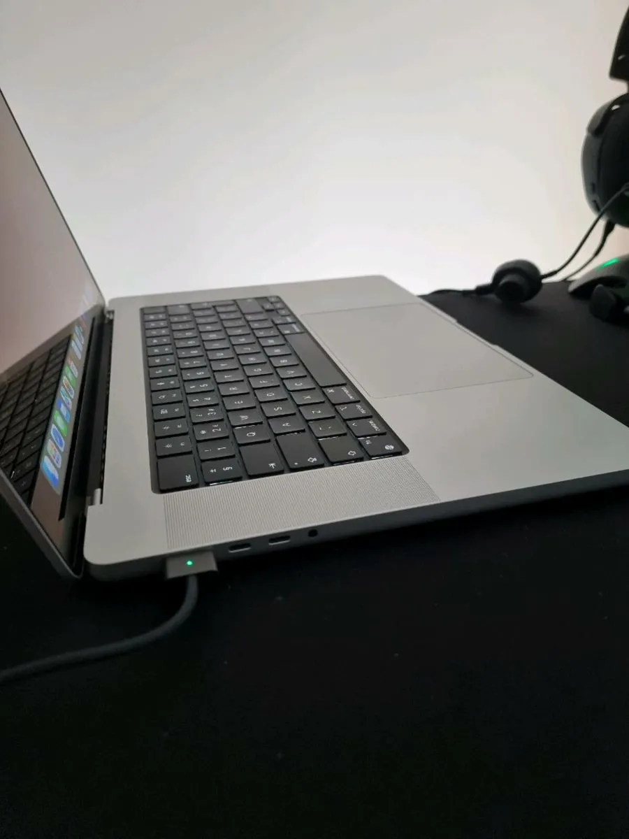 MacBook Pro M3 Pro - Image 3