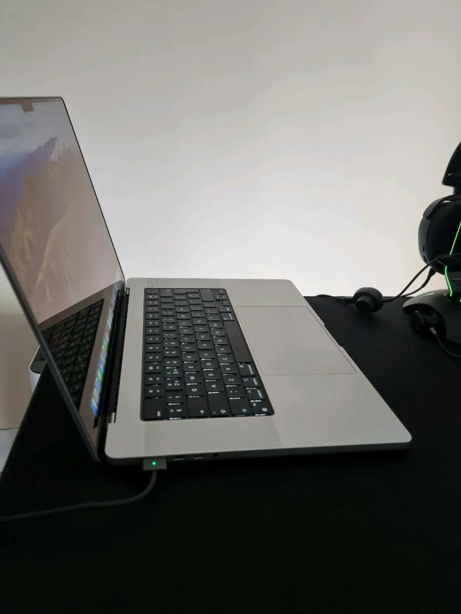 MacBook Pro M3 Pro - Image 4