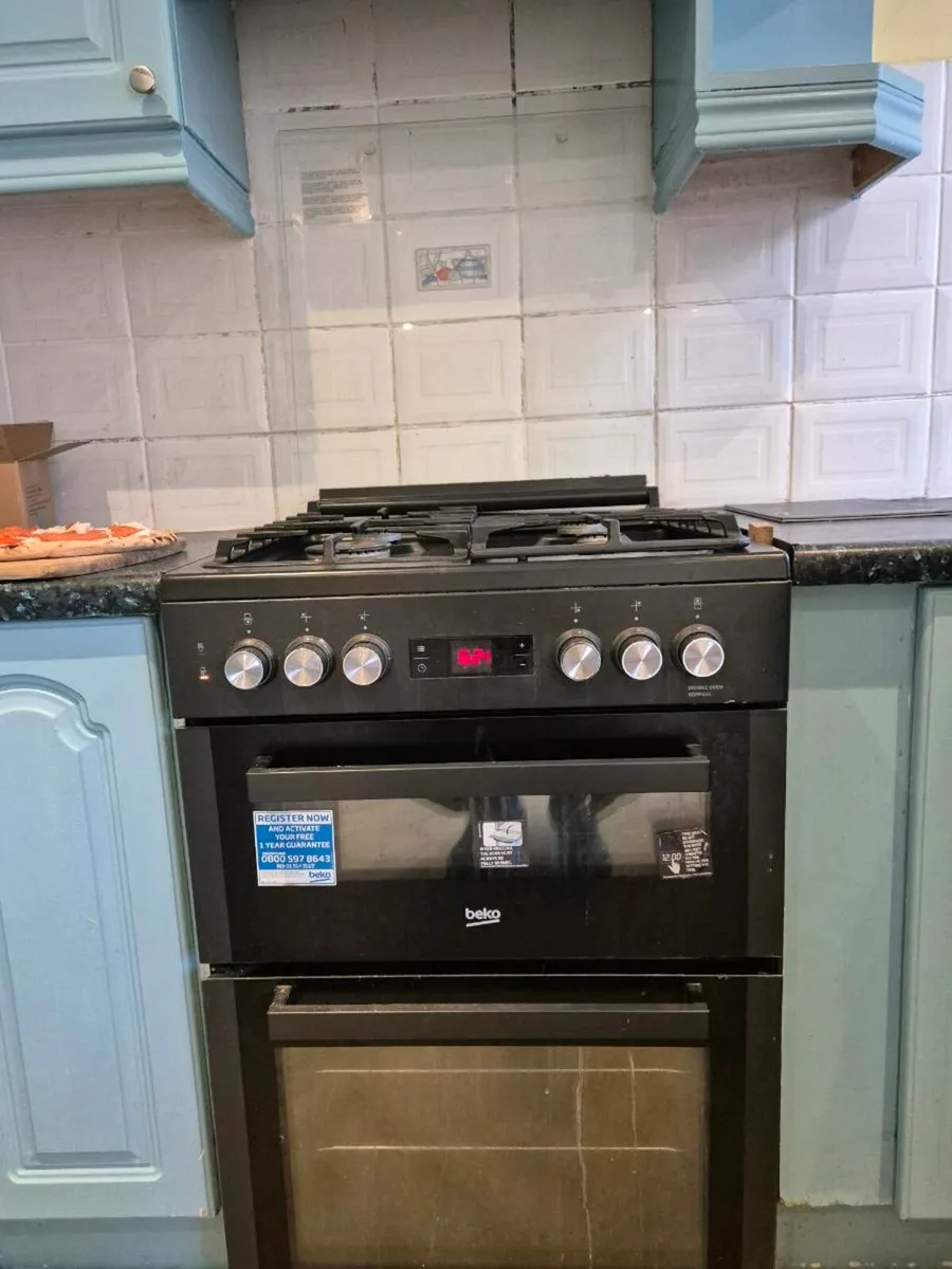 Dual fuel beko cooker. Gas hob electric  oven