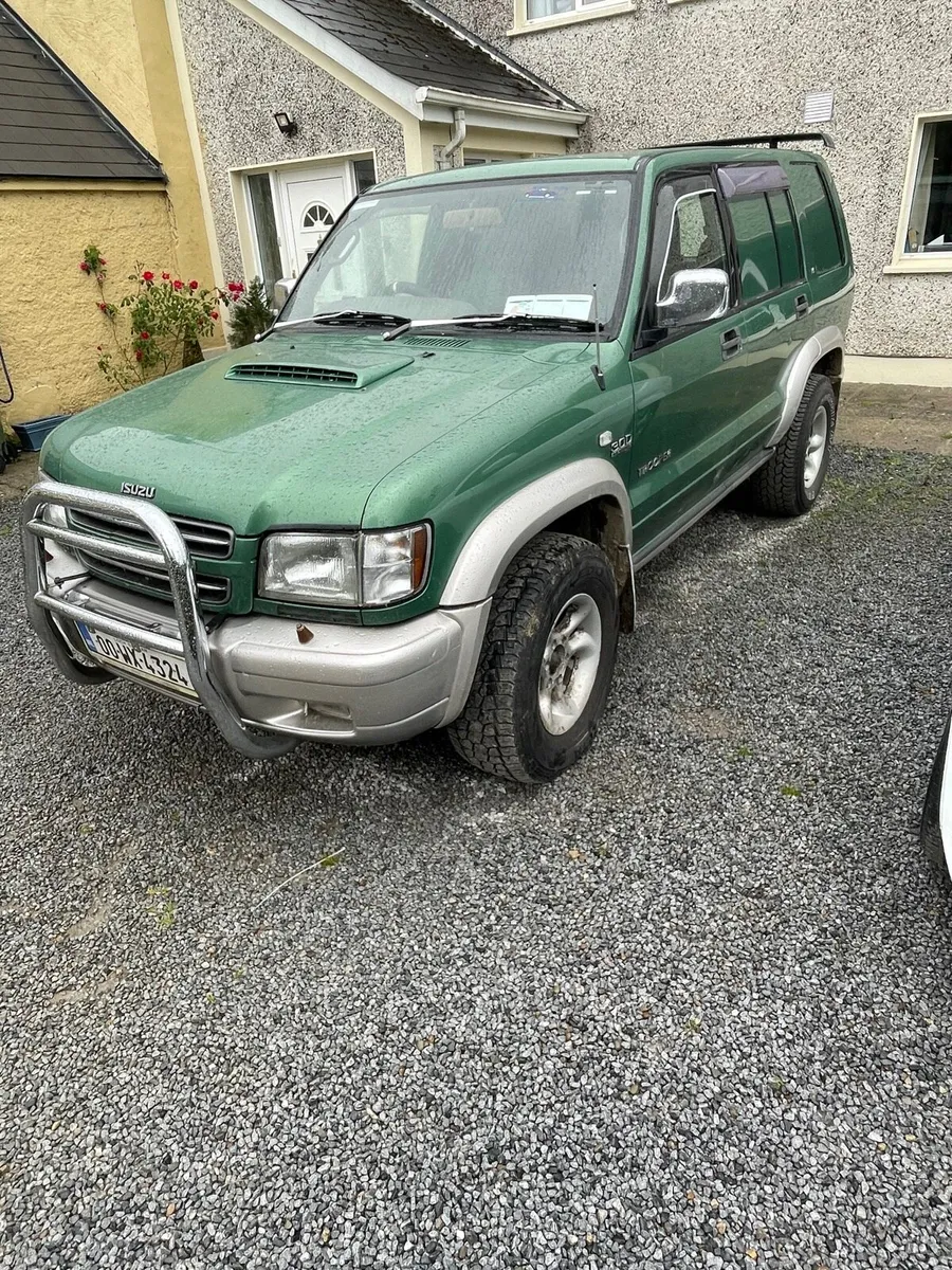 Isuzu trooper - Image 1