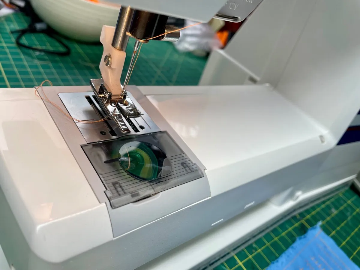 Huskvarna Viking Freesia 425 Sewing Machine - Serv - Image 3