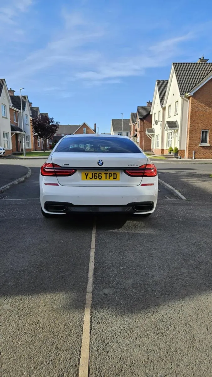 BMW 7-Series 2017 - Image 1