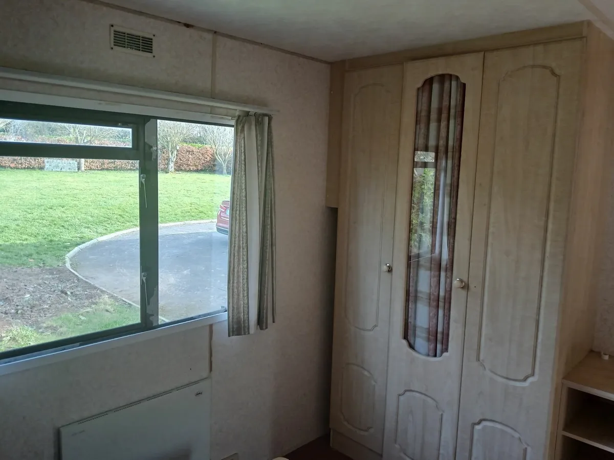 Mobile Home Willerby 28x10 Open to Offers - Image 3
