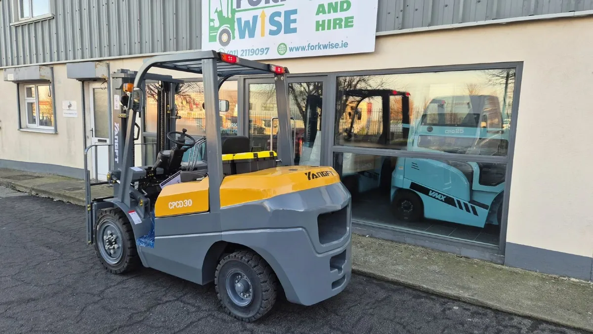 3 Ton Diesel Forklift, YangFT - Image 2
