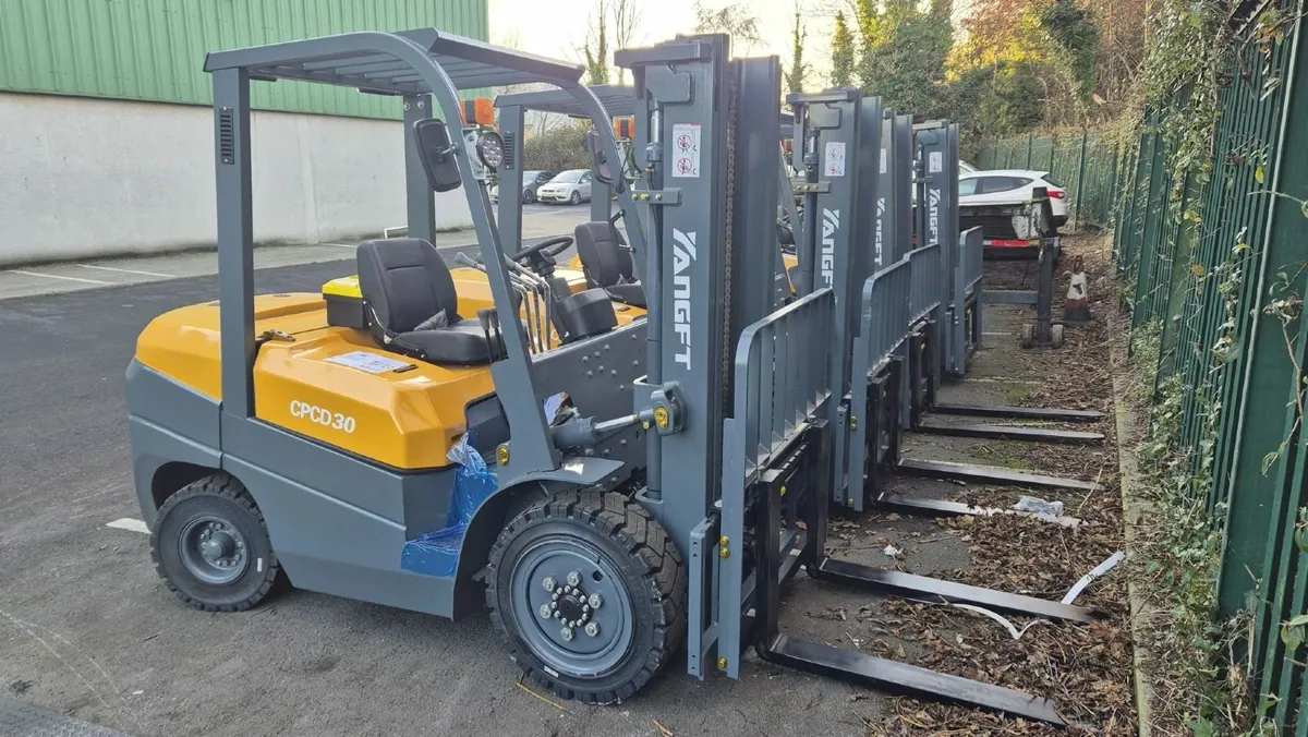 3 Ton Diesel Forklift, YangFT - Image 4