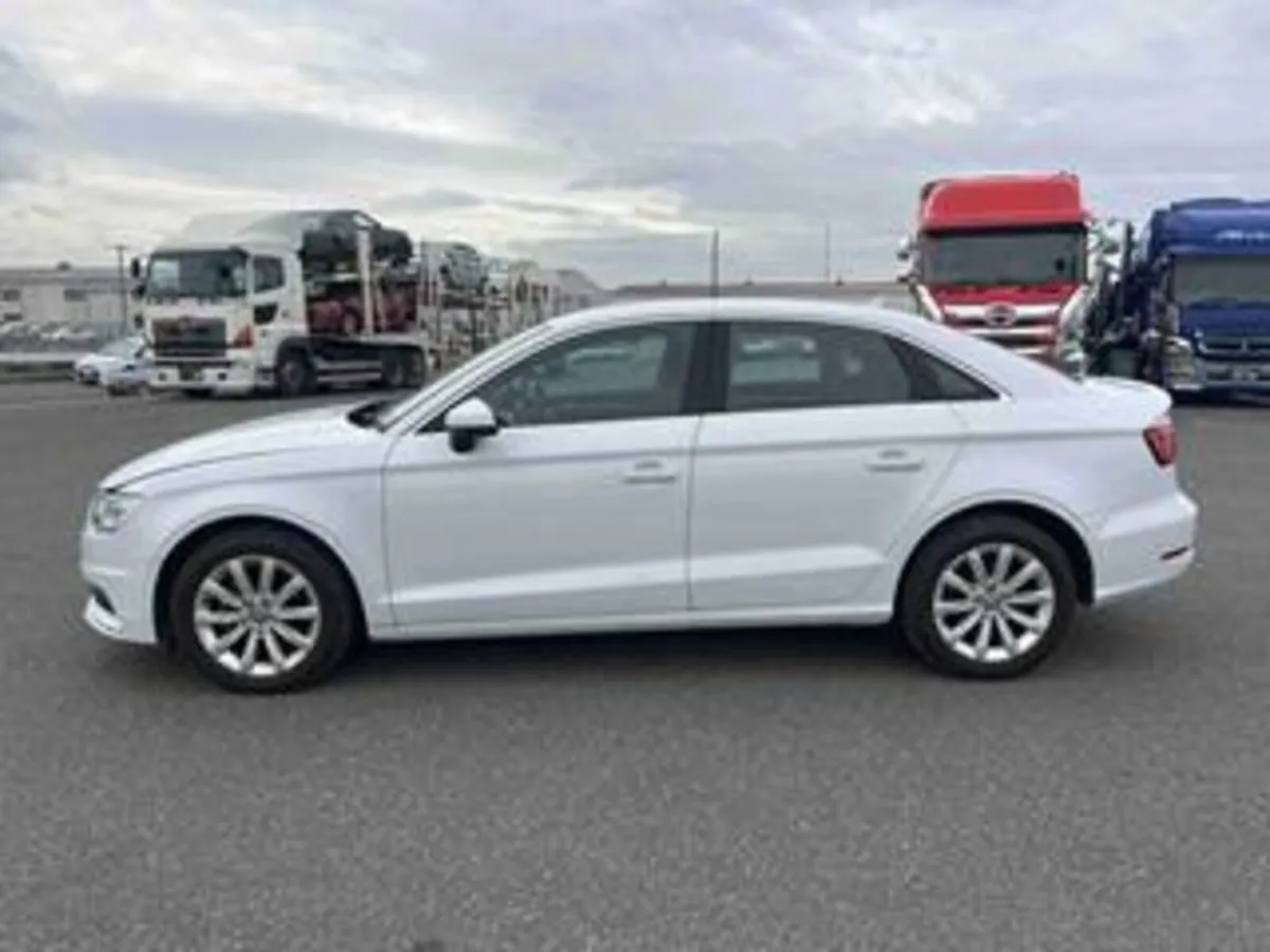 AUDI A3 SALOON 1.4 TFSI AUTO, 2015 - Image 2