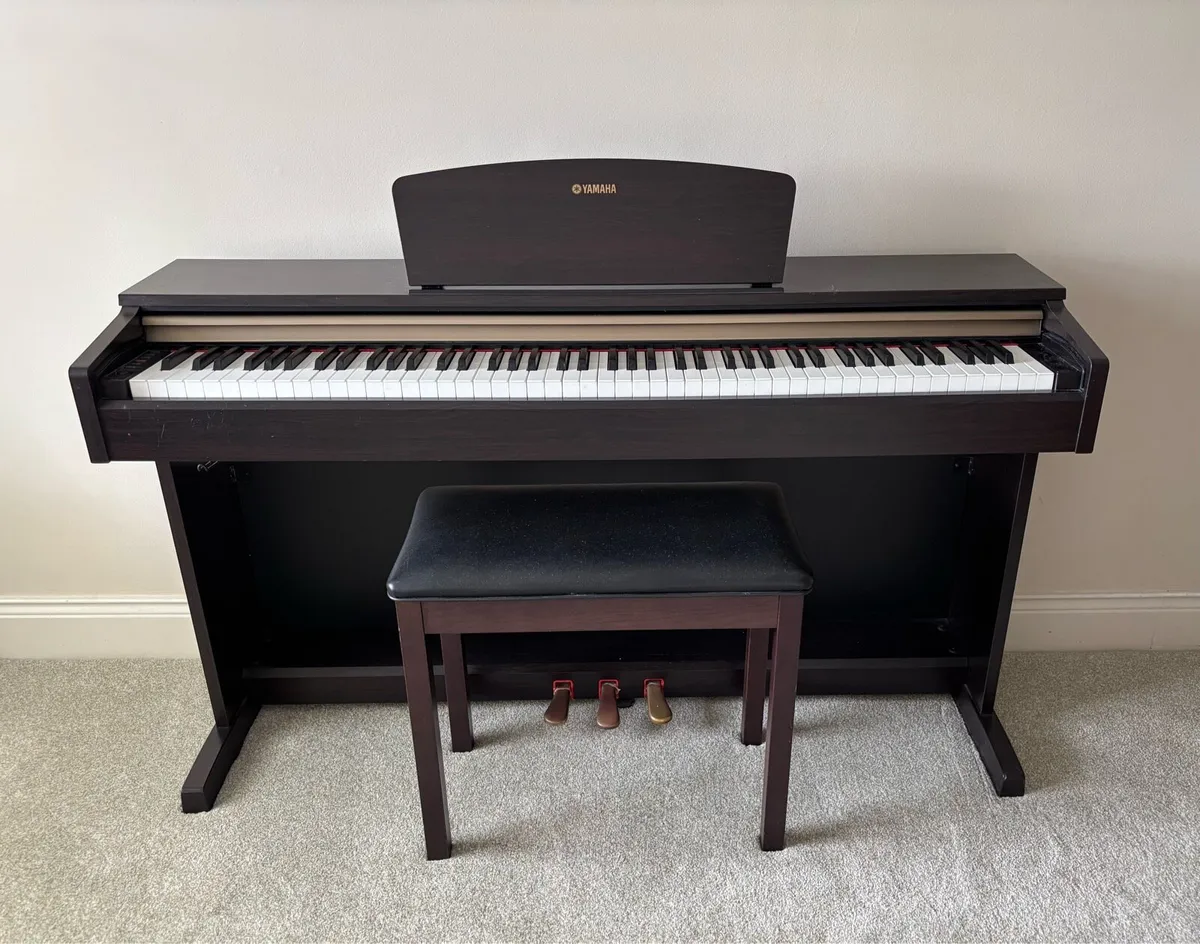 Yamaha Arius YDP-151 Full Size Digital Piano