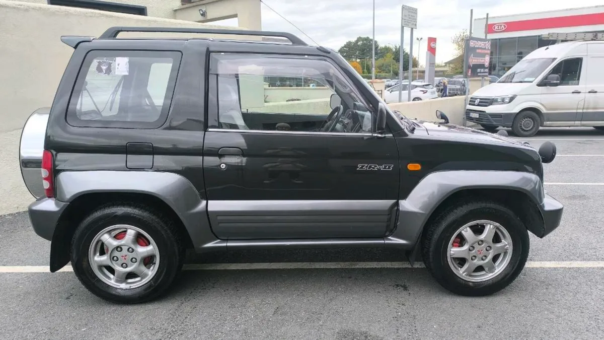 Mitsubishi Pajero Junior - Image 4