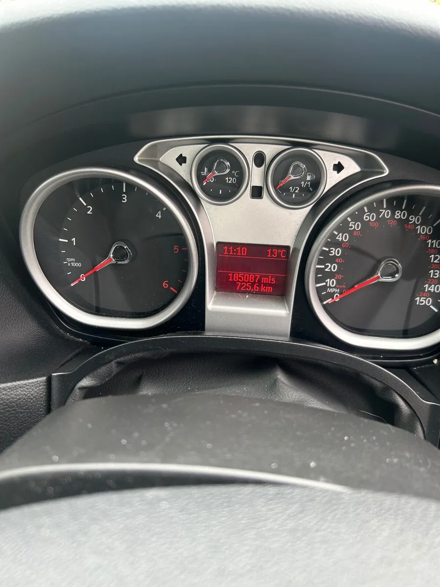 Ford Focus 2009 - Image 2