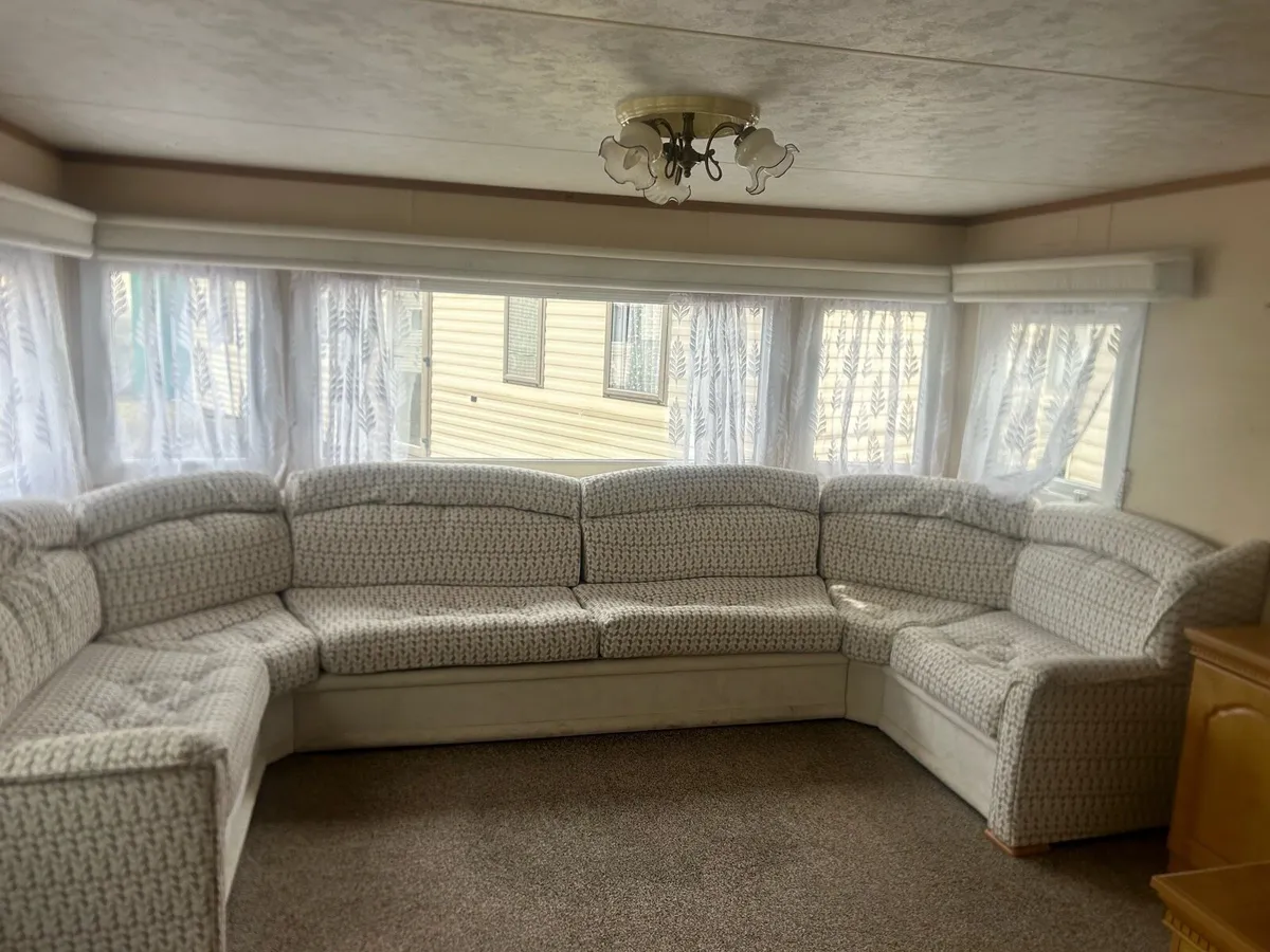 Willerby Granada 36x12x2 bed double glazed - Image 2
