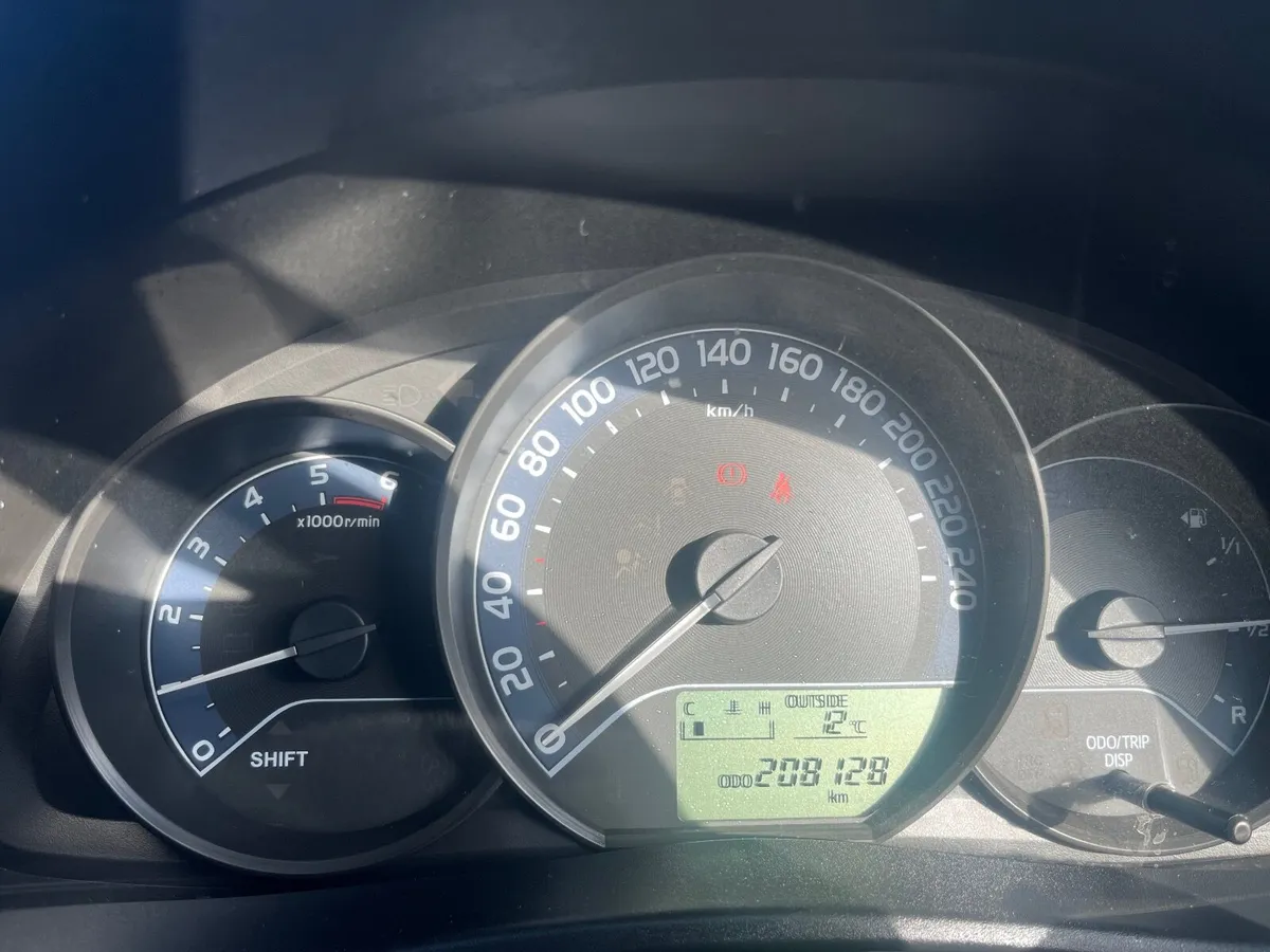 Toyota Auris Van  2018 1.4 d4d - Image 4
