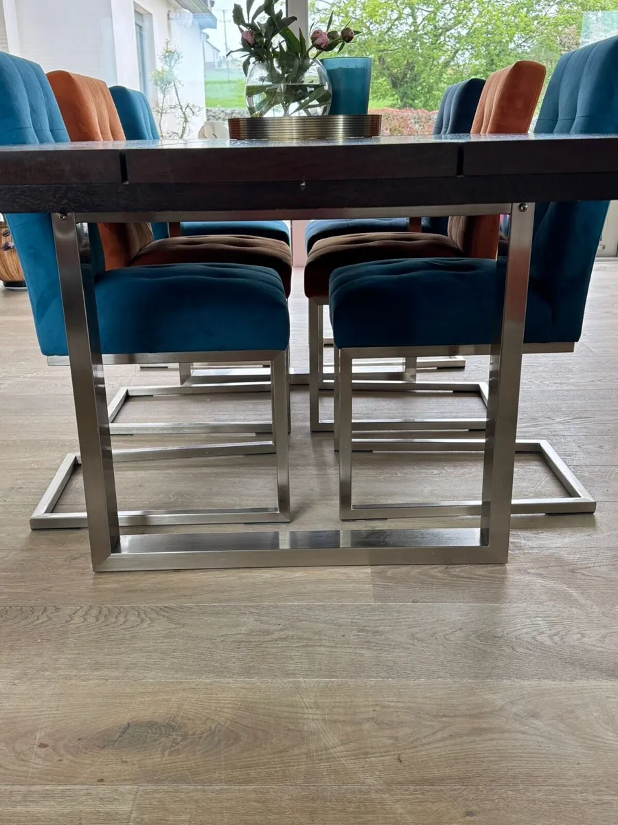 Kitchen table and chairs - Image 2