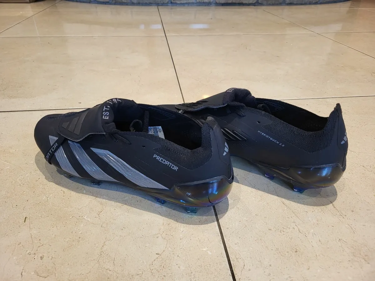 Football boots - Image 2