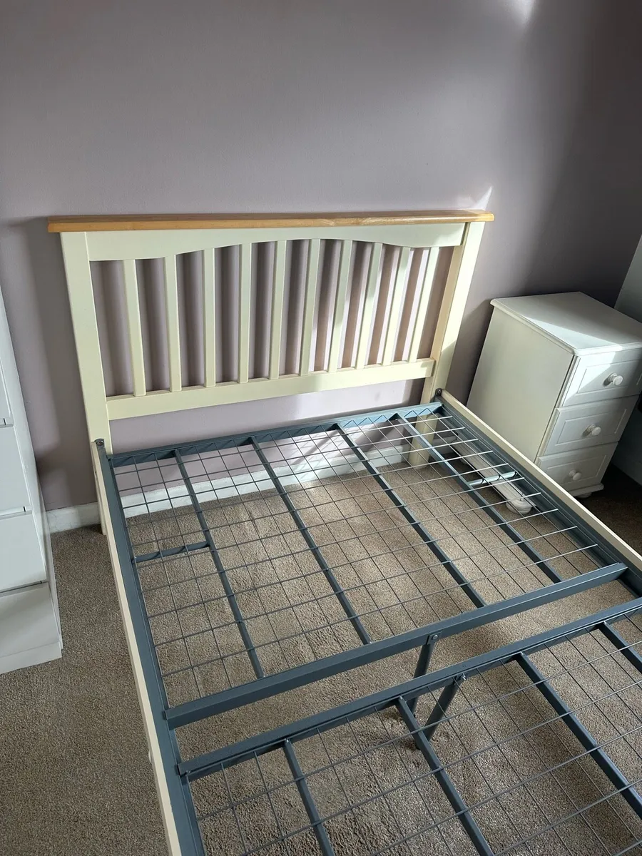Small double bed - Image 1