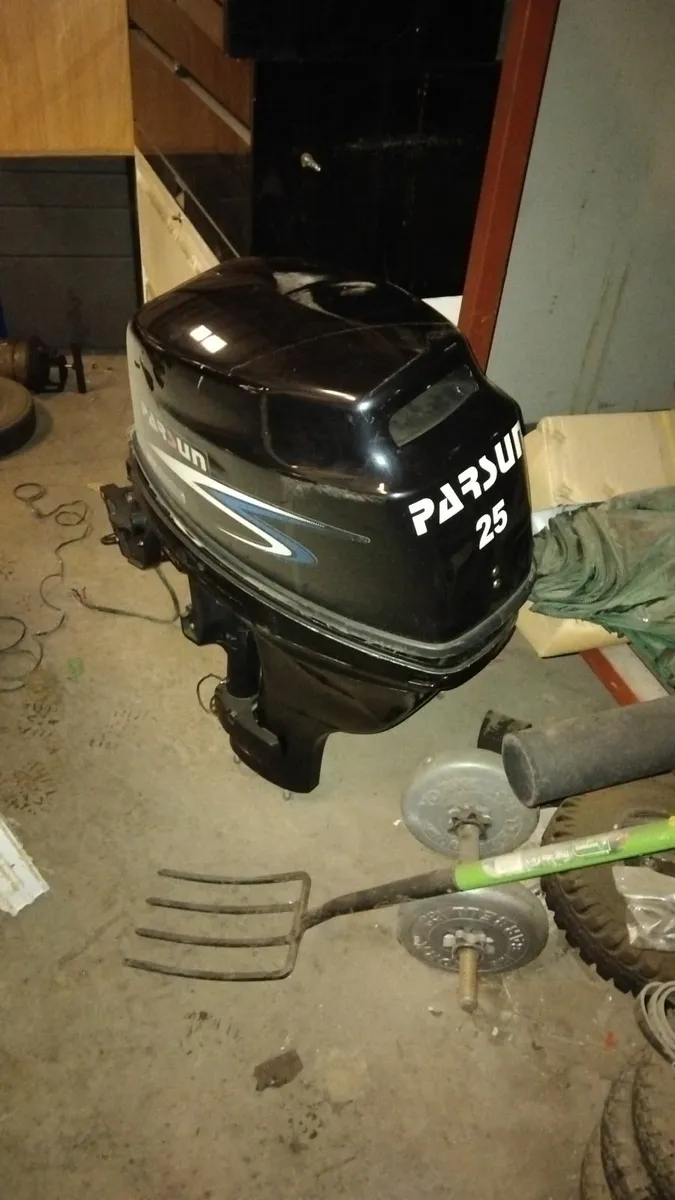 Tractor wheel ,outboard engine,bulk head for merc - Image 1