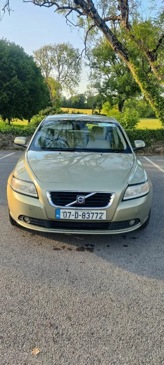 Volvo S40 - Image 1