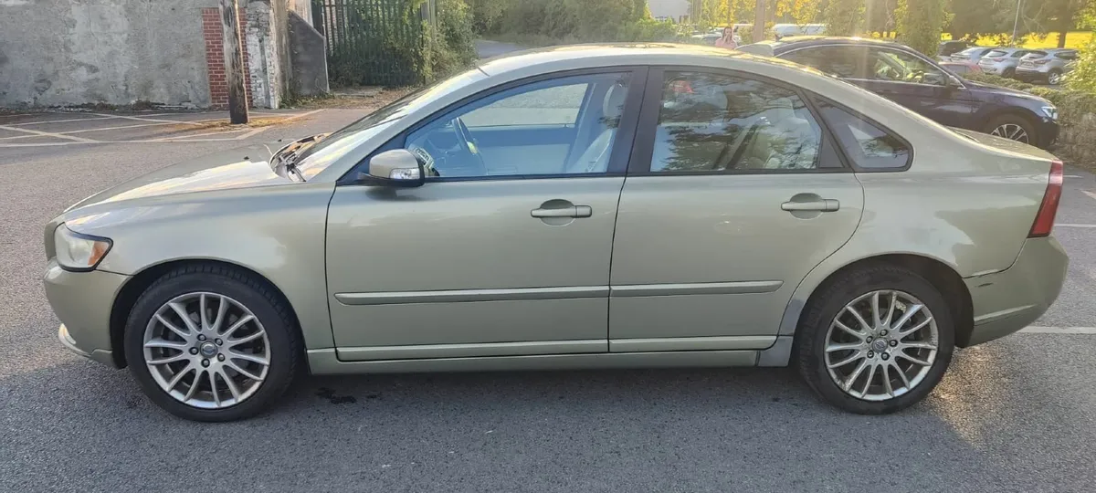 Volvo S40 - Image 2