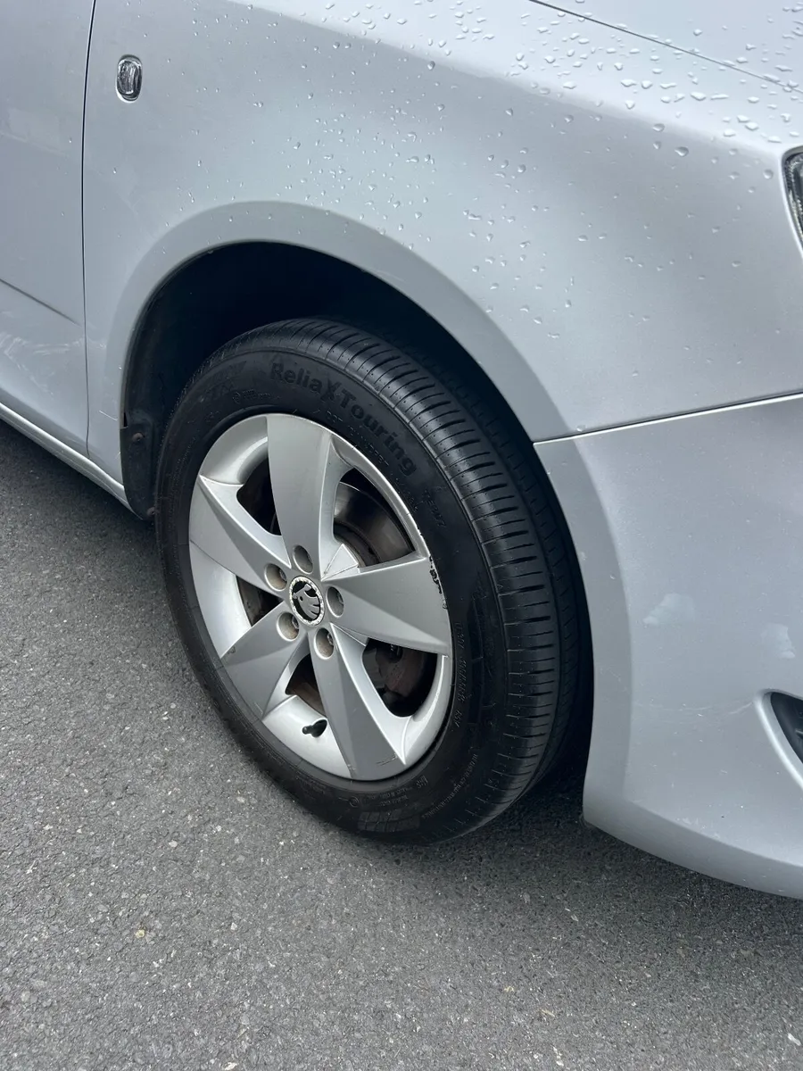 Skoda Fabia 2014 - Image 2