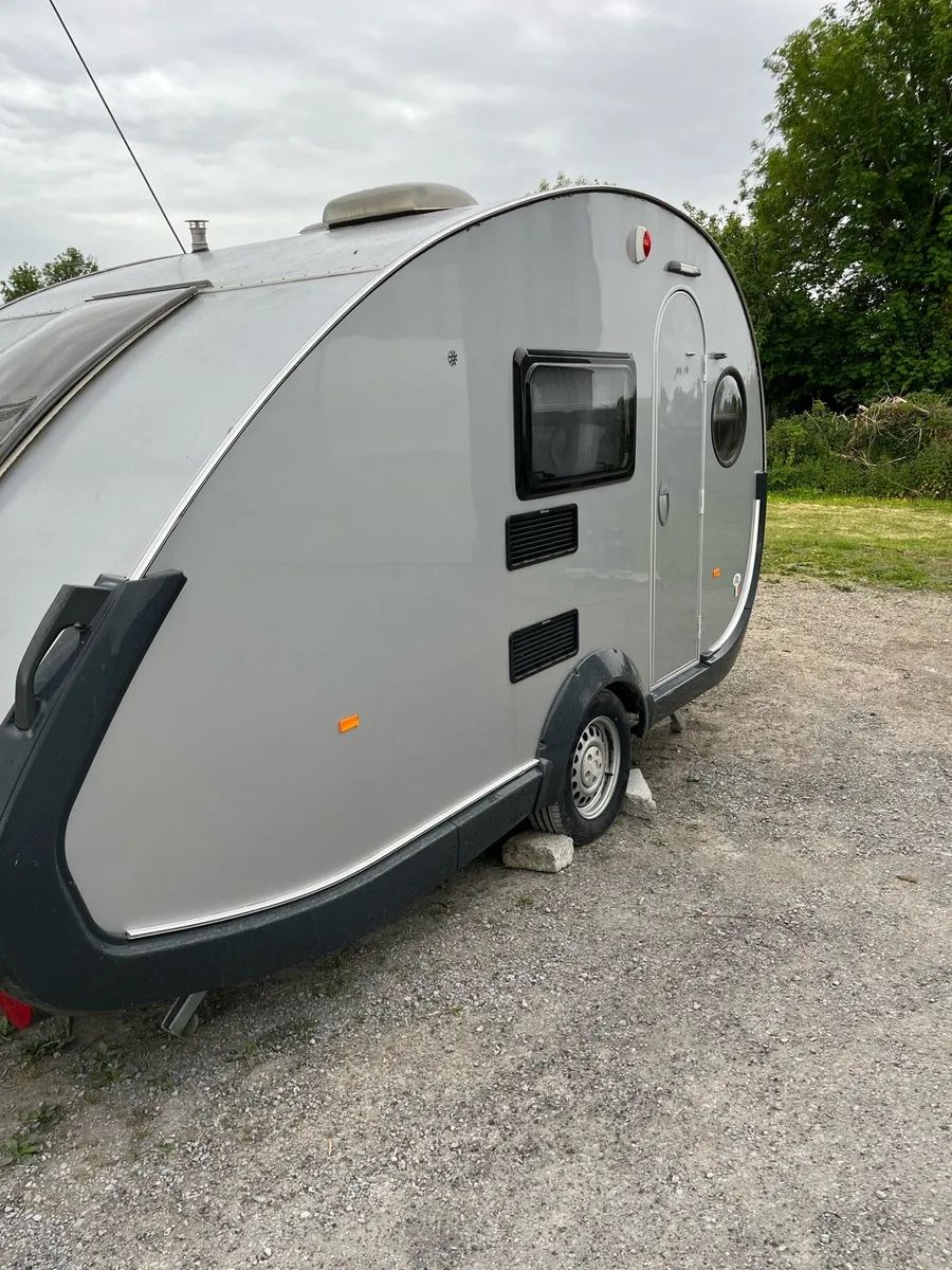 Caravan - Image 1