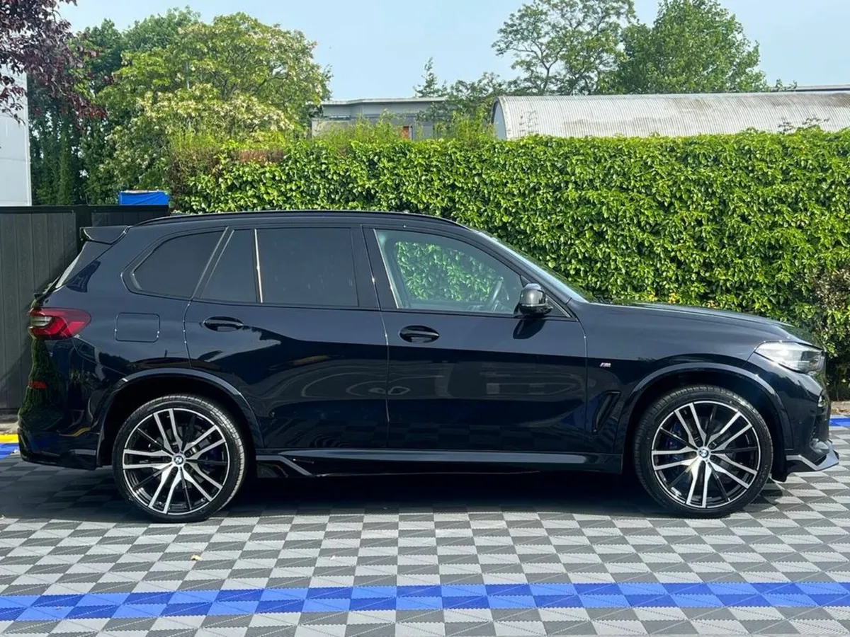 BMW X5 M-SPORT xDRIVE45e 3.0 HYBRID // M COMPETITI - Image 2
