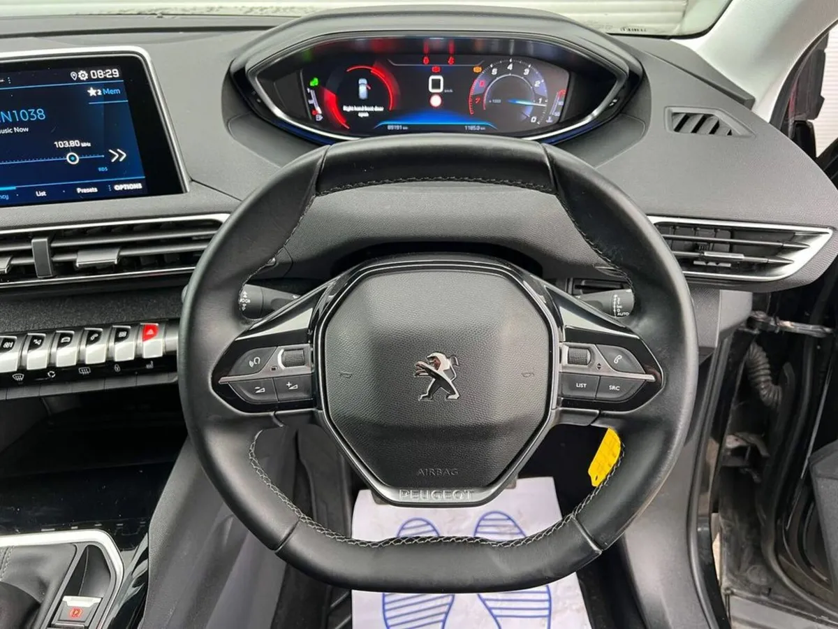 Peugeot 3008 ALLURE 1.2 // NEW 2 YEAR NCT // LEATH - Image 4