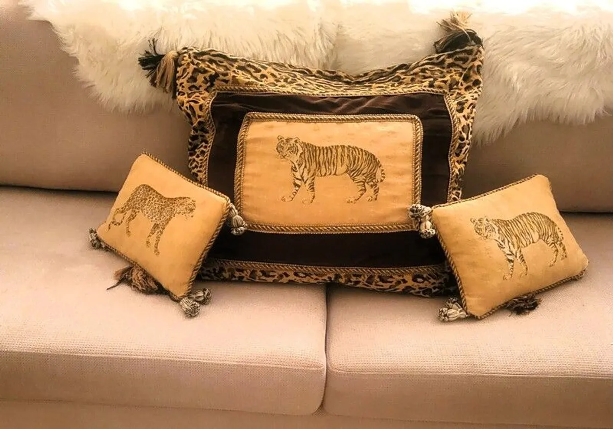 Various Cushions & Throws @ various prices - Image 1