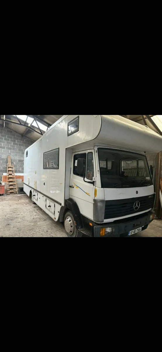 Camper - Image 2