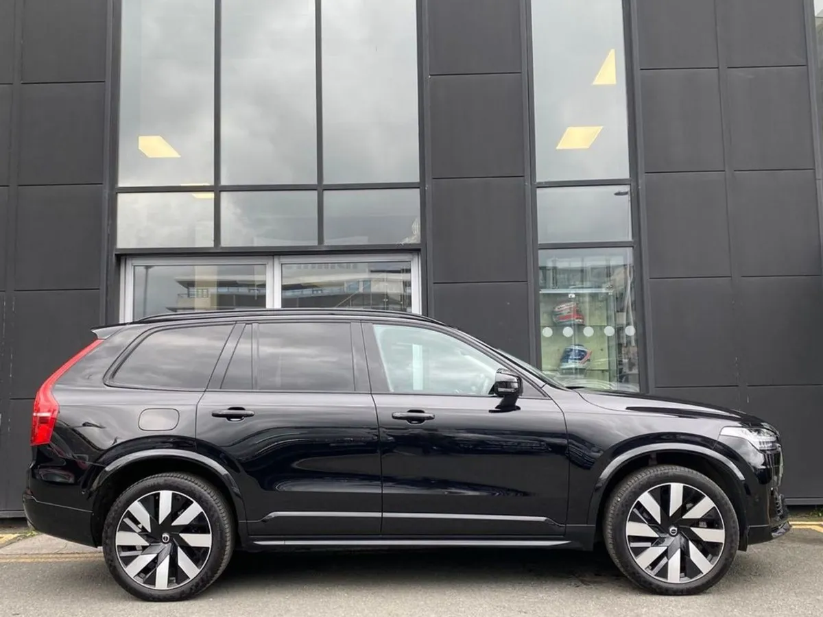 Volvo XC90 T8 Dark Plus Recharge AWD Auto (phev) - Image 4