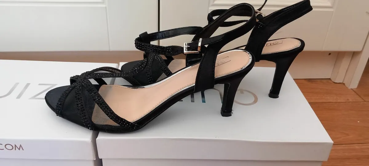 Shoes & jacket - Image 3