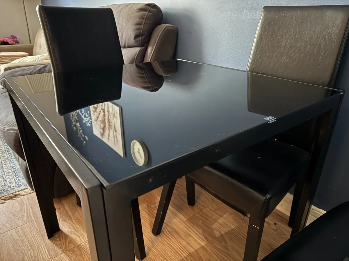Dining table - Image 2
