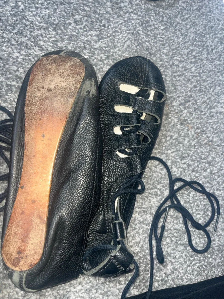 Irish dancing pomp’s