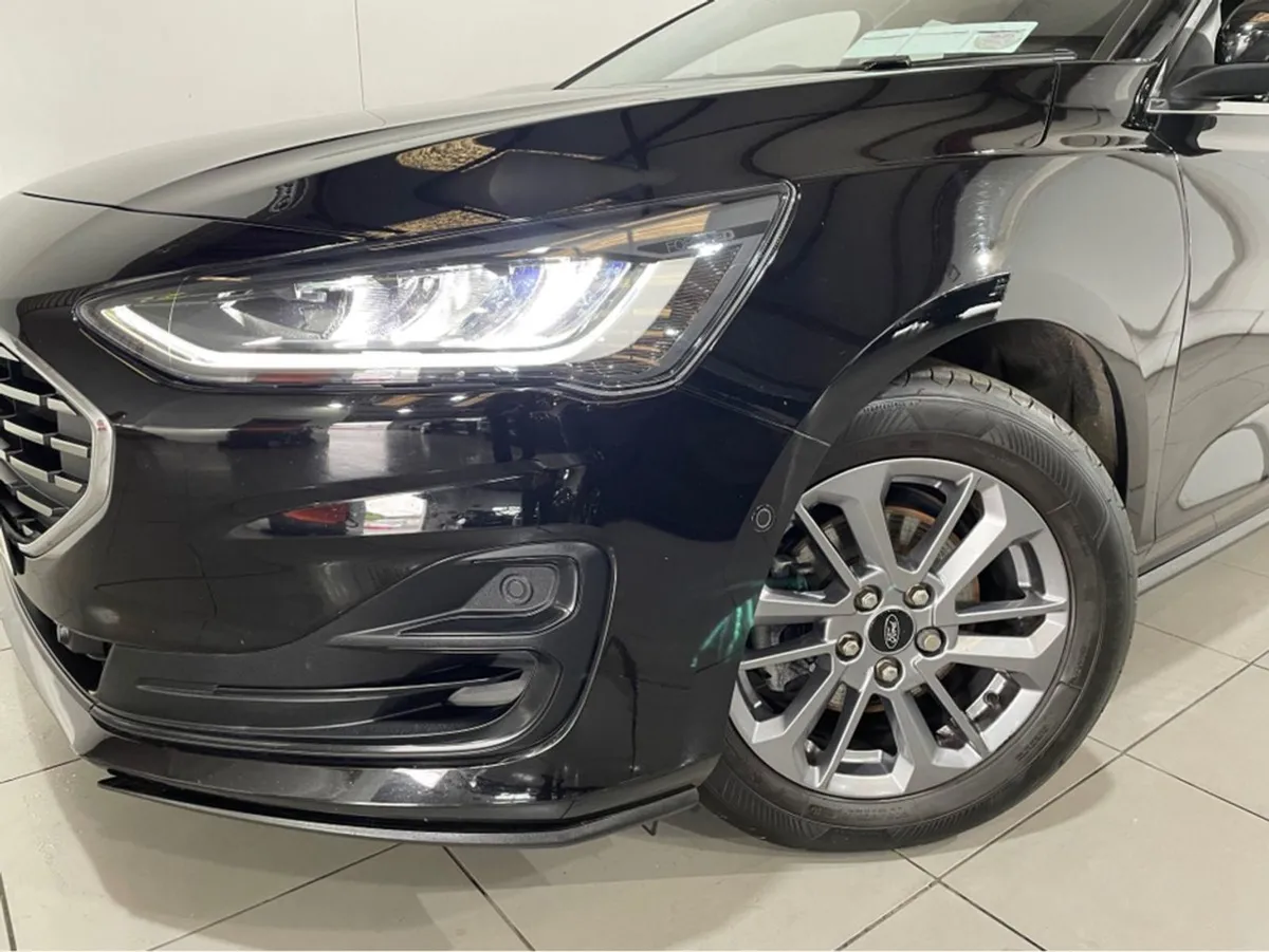 Ford Focus Titanium 5DR 1.0t 125 M 4 4DR - Image 3
