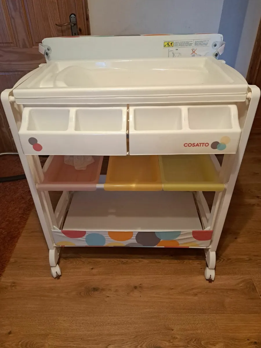 Baby changing unit - Image 1