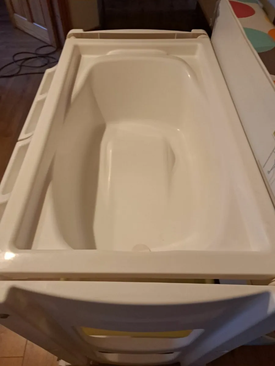 Baby changing unit - Image 4