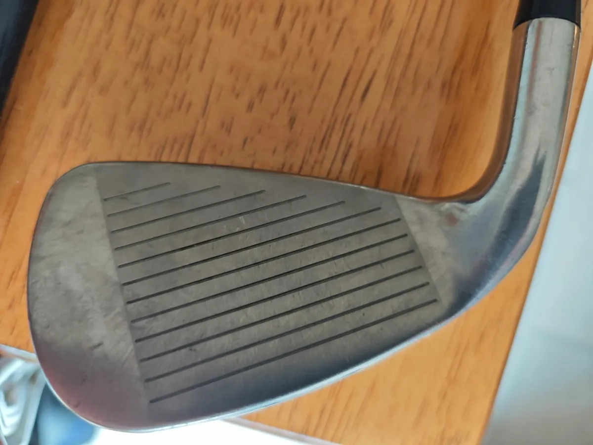 Wilson D7 Graphite Irons 7 - PW - Image 1