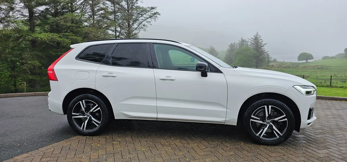 Volvo XC60 T8 (390hp) PHEV R-Design Auto AWD 2020 - Image 3
