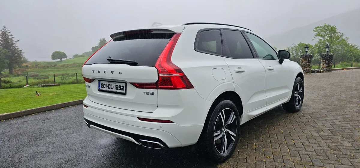 Volvo XC60 T8 (390hp) PHEV R-Design Auto AWD 2020 - Image 4