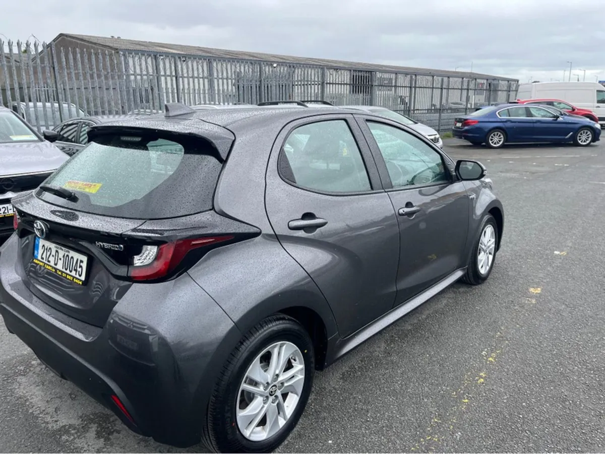 Toyota Yaris Hybrid Luna 4DR Auto - Image 2