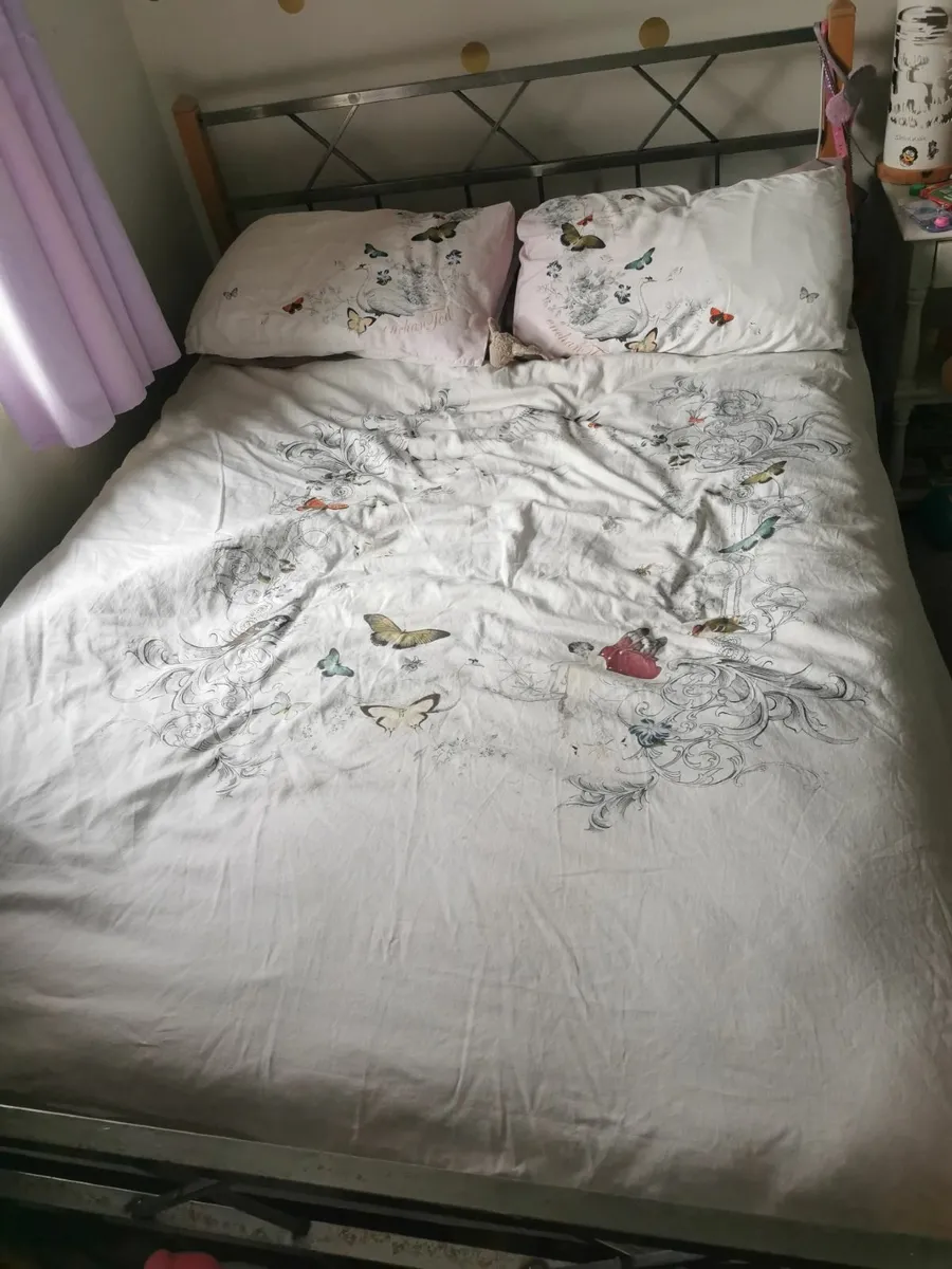Double bed frame no mattress - Image 2