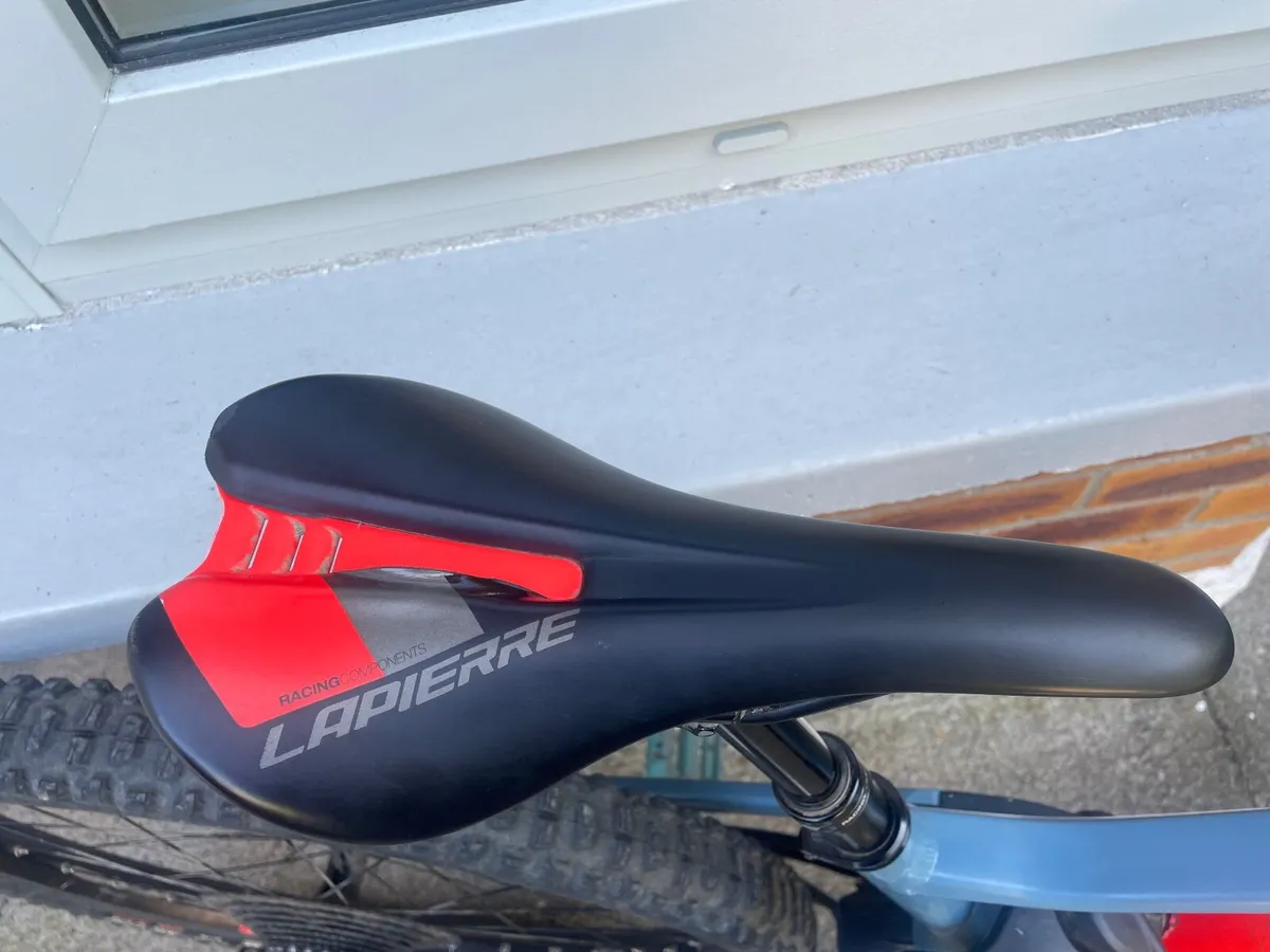 Mountain bike - Image 1