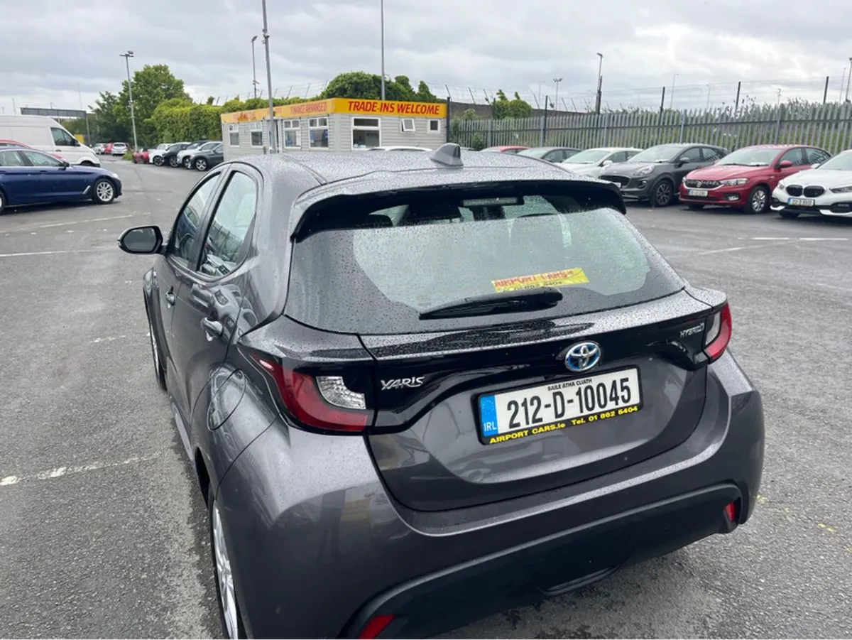 Toyota Yaris Hybrid Luna 4DR Auto - Image 4