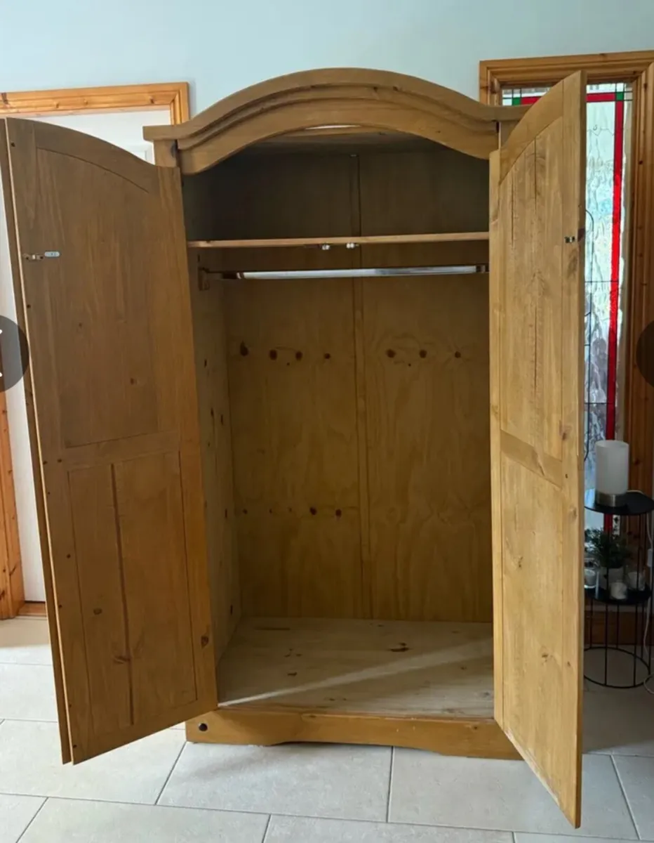 Wardrobe - Image 2