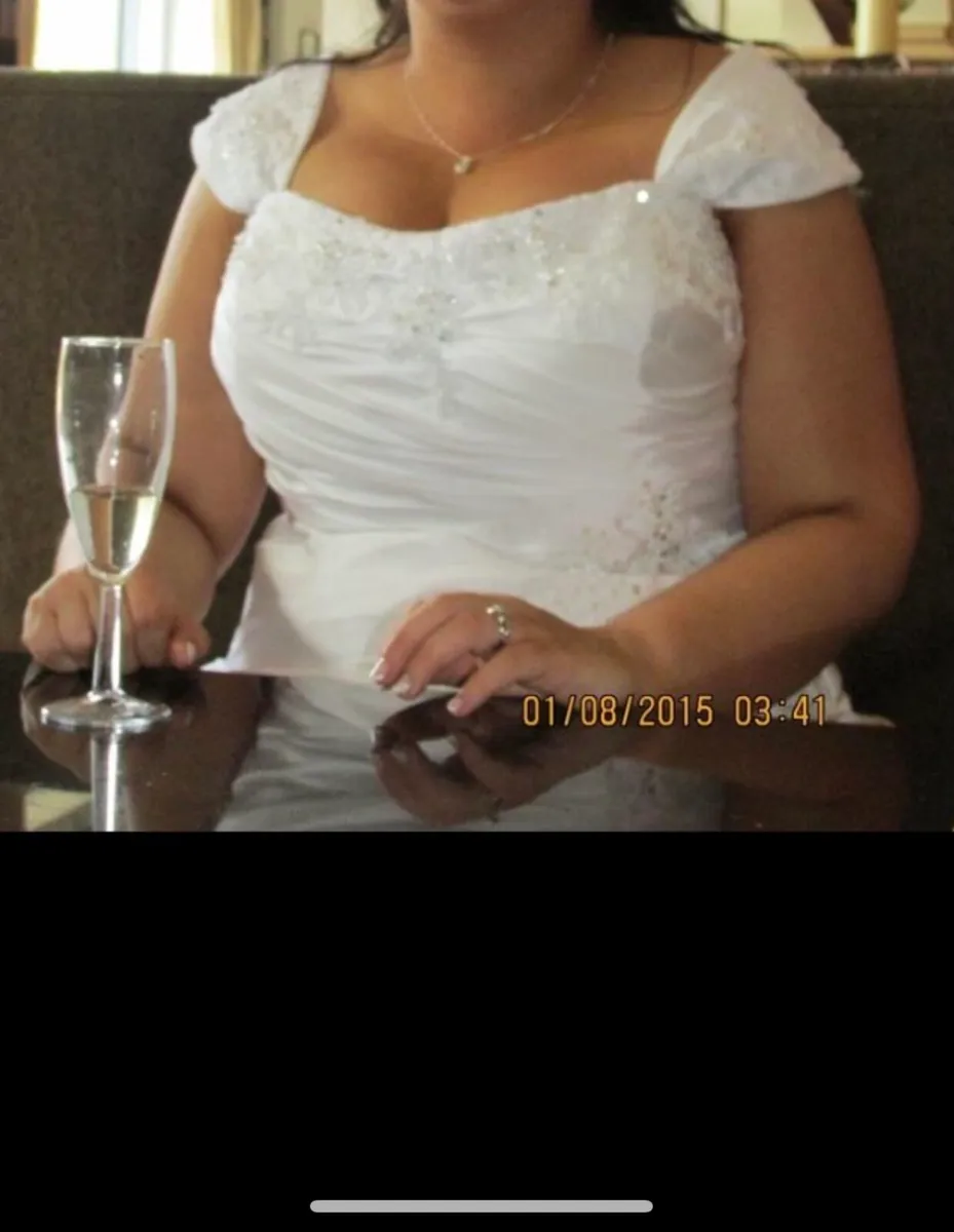 Wedding dress - Image 4