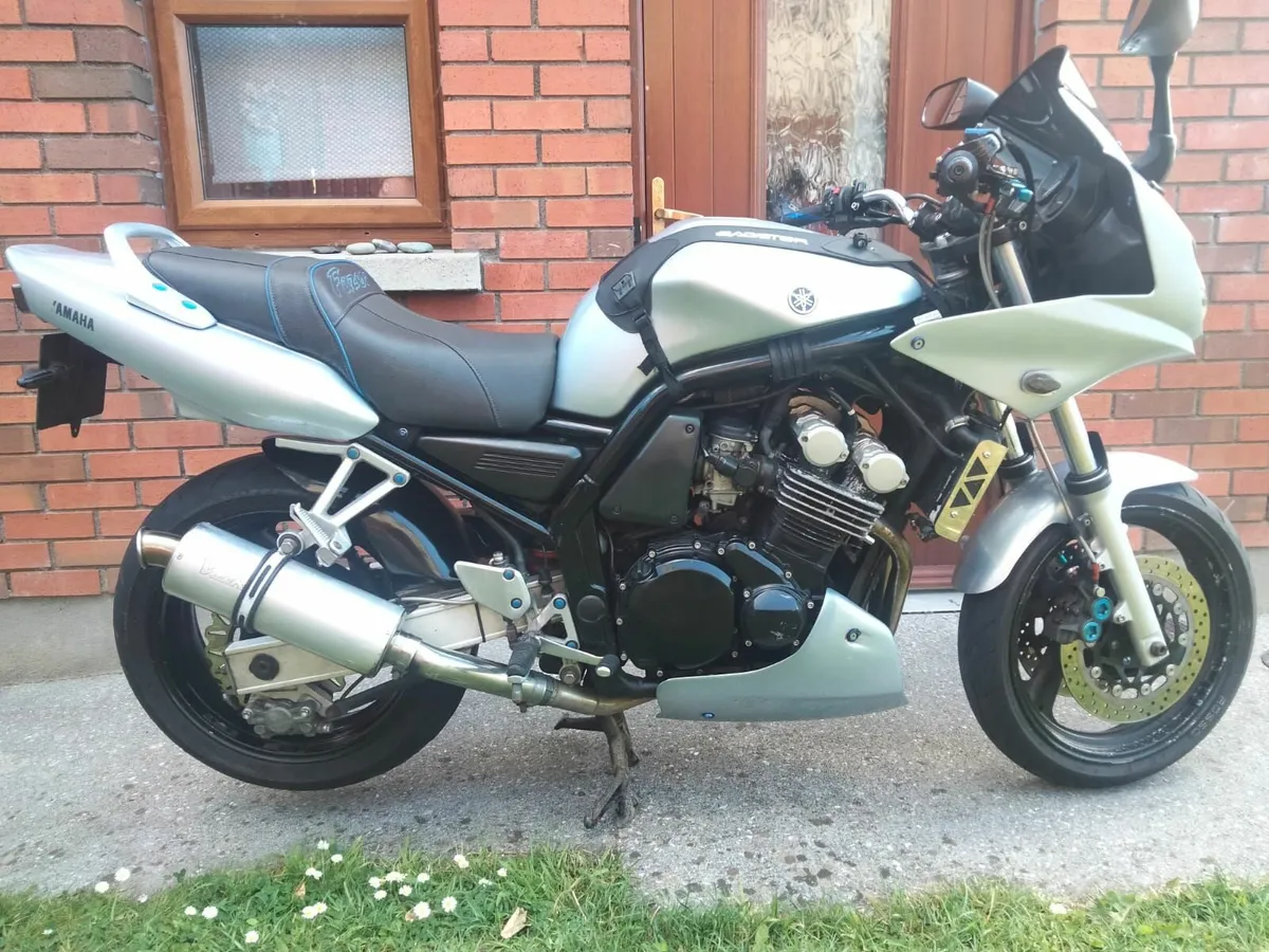 FZ600S YAMAHA Fazer 2002 - Image 2