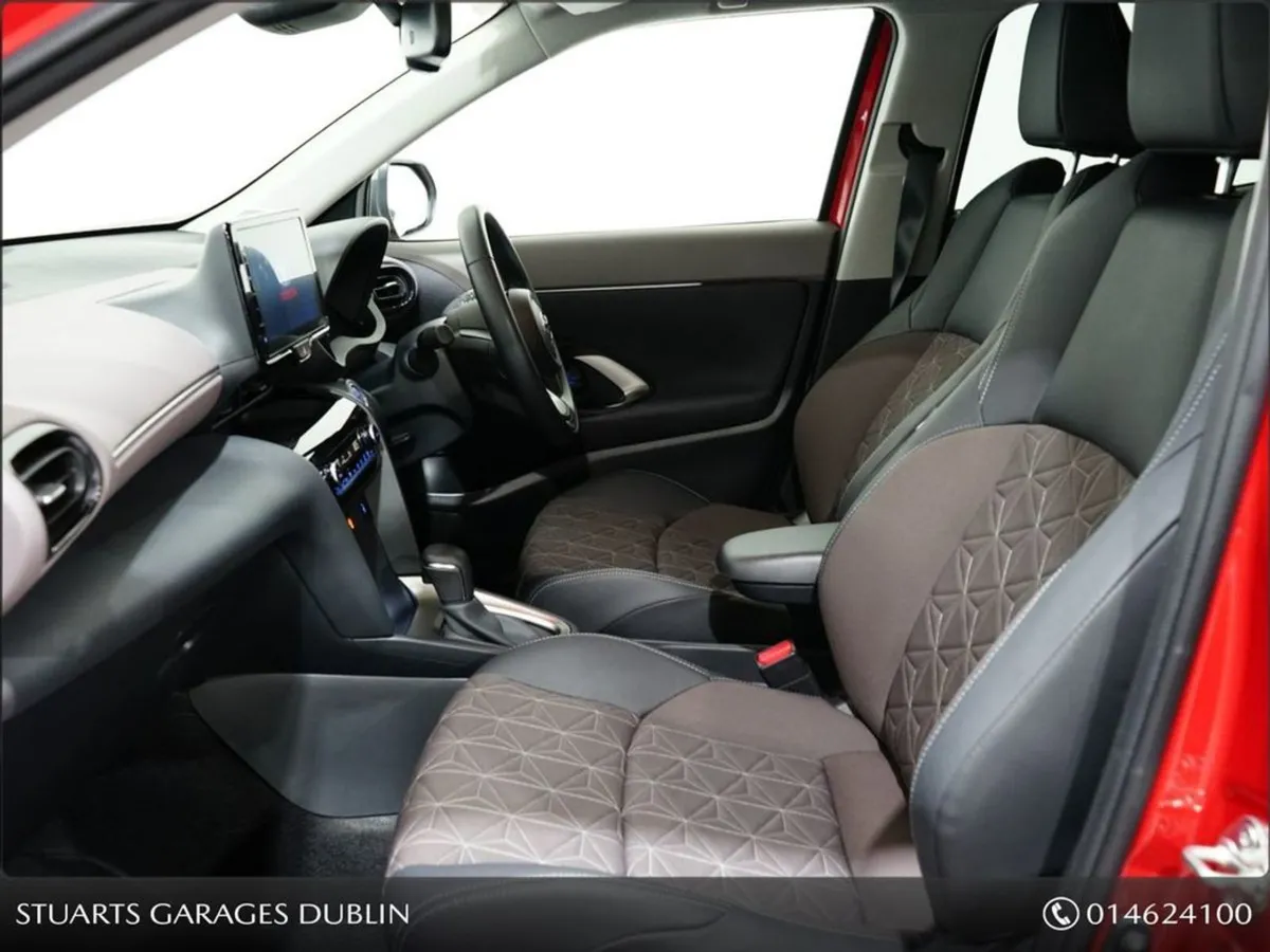 Toyota Yaris Cross CR Cross SOL 4DR Auto - Image 3