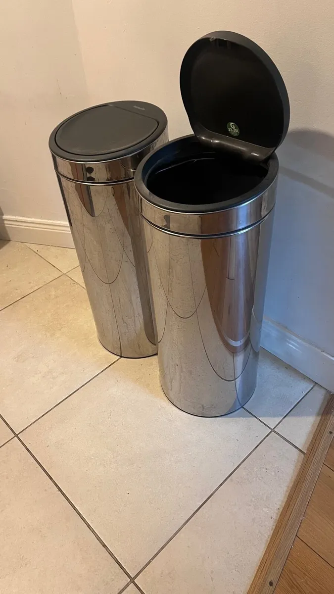Brabantia Kitchen Bins – Set of 2 – €40 - Image 3