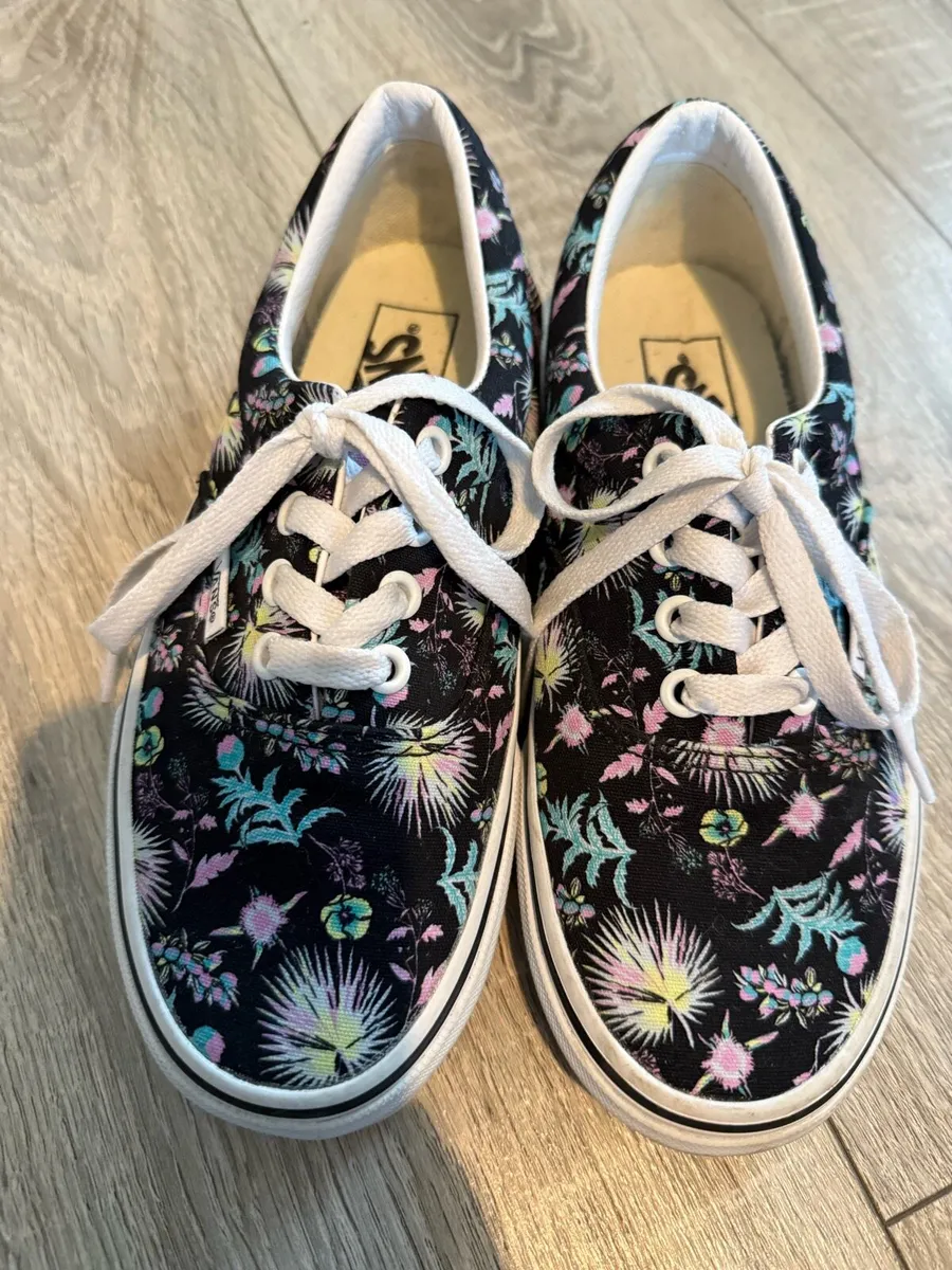 Vans Childrens Shoes UK 3,5 - Image 1