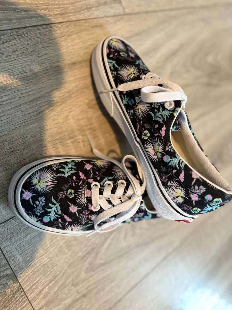 Vans Childrens Shoes UK 3,5 - Image 3