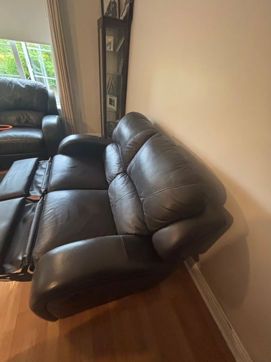 Couch - Image 2