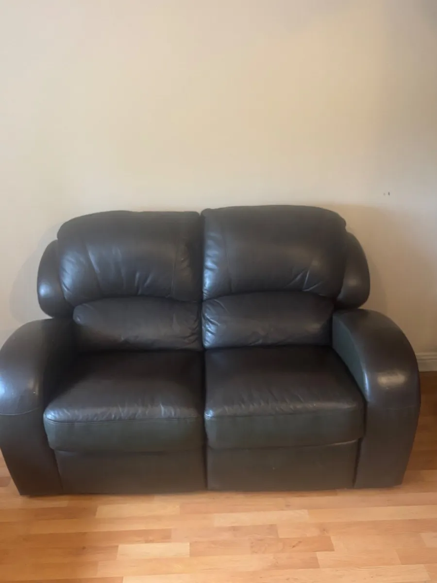 Couch - Image 4